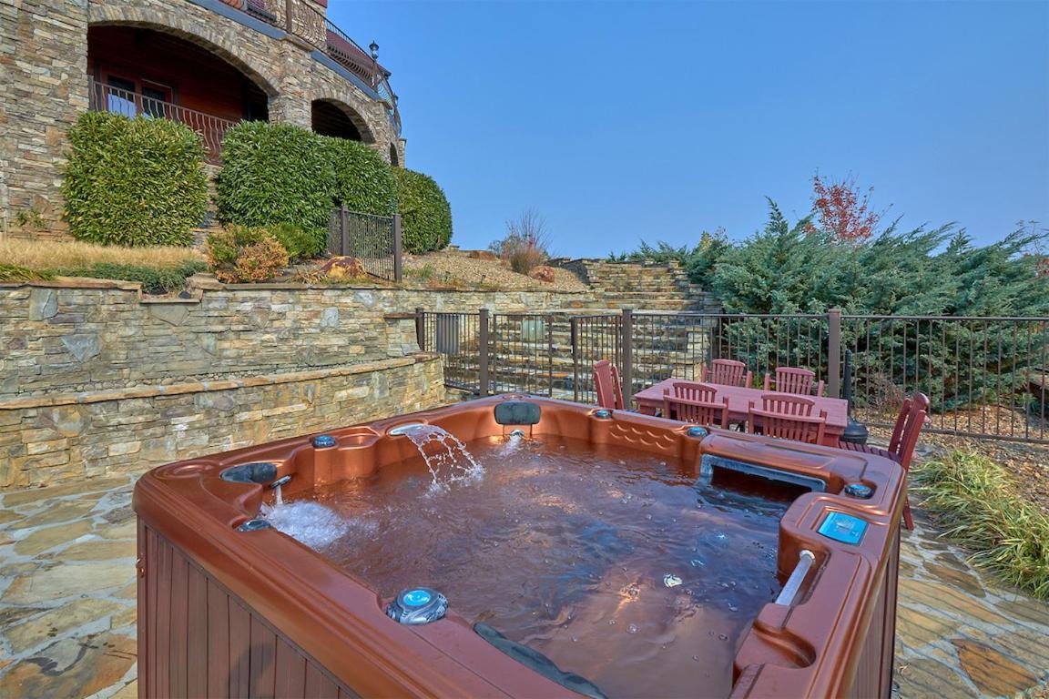 Journey'S End, 5 Bedrooms, Sleeps 12, Private Outdoor Pool, Theater, Sauna Sevierville Zewnętrze zdjęcie