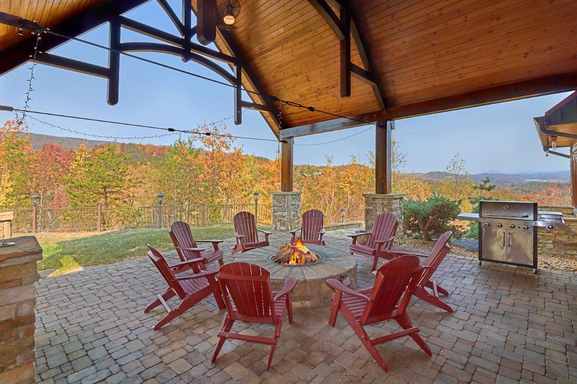 Journey'S End, 5 Bedrooms, Sleeps 12, Private Outdoor Pool, Theater, Sauna Sevierville Zewnętrze zdjęcie
